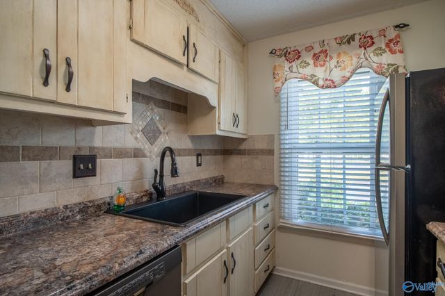 8151 Oldfield Road 3, Huntsville, AL 35802