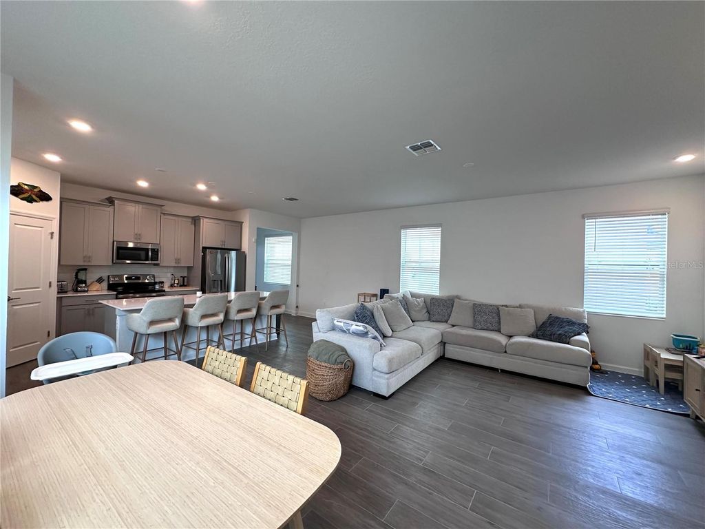 Image 12 of property listing at 9787 INTRODUCTION WAY, Orlando, FL 32832