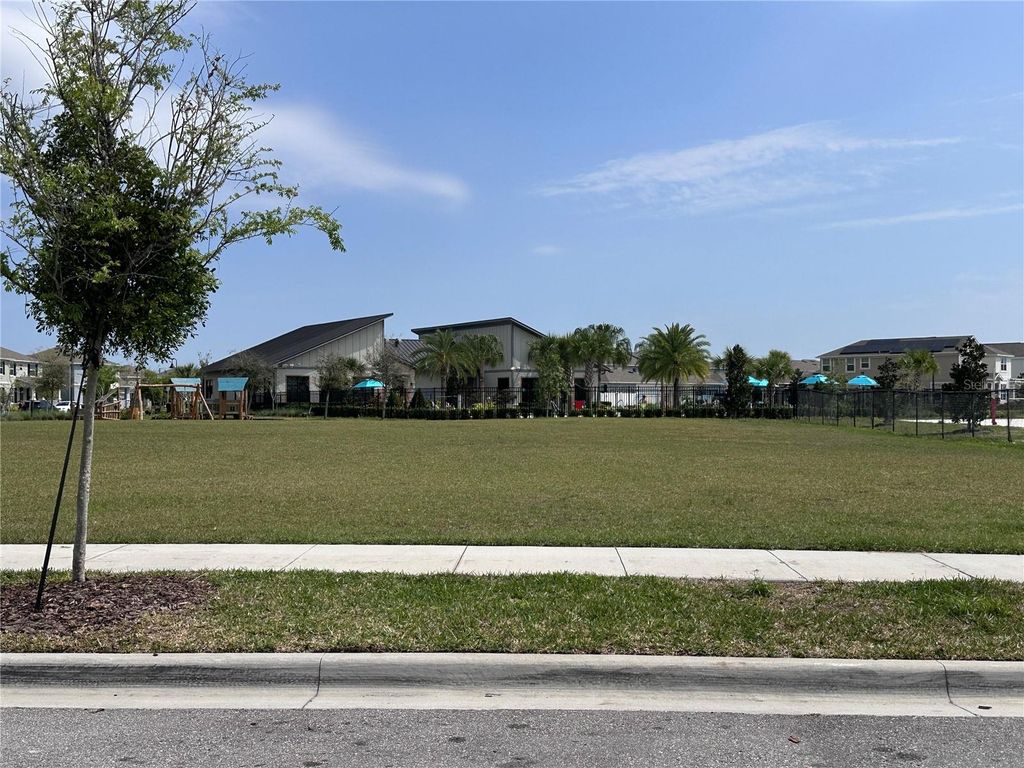 Image 36 of property listing at 9787 INTRODUCTION WAY, Orlando, FL 32832