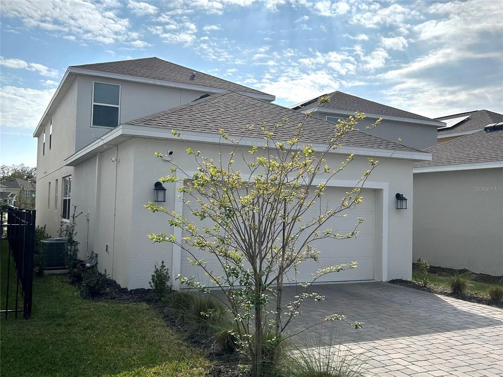 Image 37 of property listing at 9787 INTRODUCTION WAY, Orlando, FL 32832