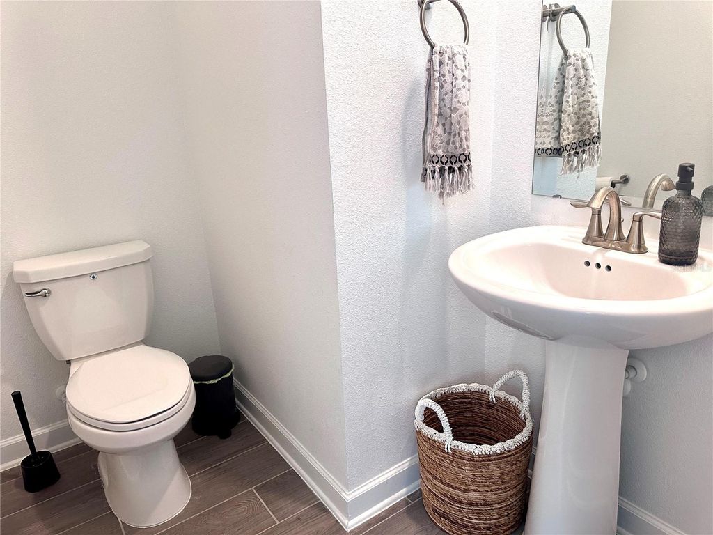 Image 6 of property listing at 9787 INTRODUCTION WAY, Orlando, FL 32832