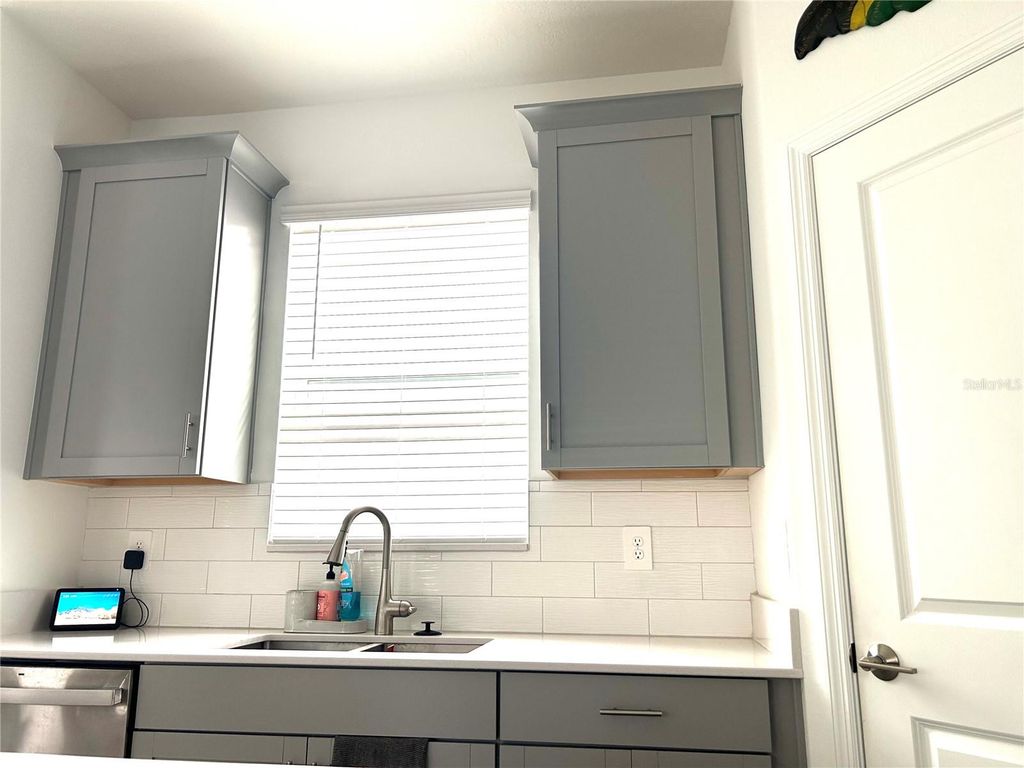 Image 8 of property listing at 9787 INTRODUCTION WAY, Orlando, FL 32832