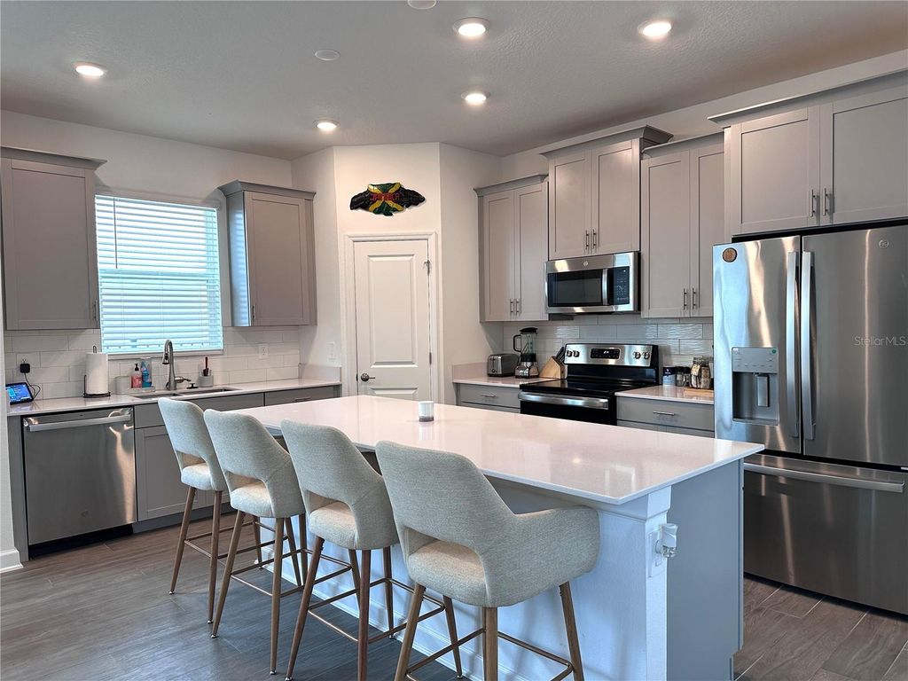 Image 9 of property listing at 9787 INTRODUCTION WAY, Orlando, FL 32832