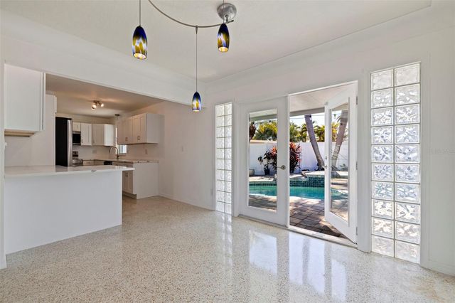 7906 4TH AVENUE S, St Petersburg, FL 33707