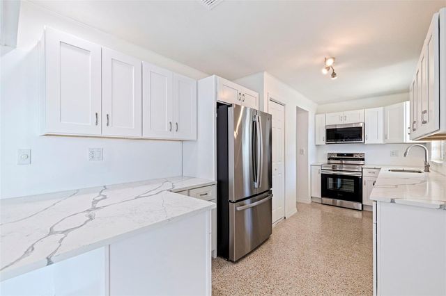 7906 4TH AVENUE S, St Petersburg, FL 33707