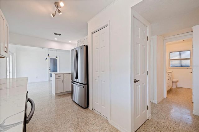 7906 4TH AVENUE S, St Petersburg, FL 33707