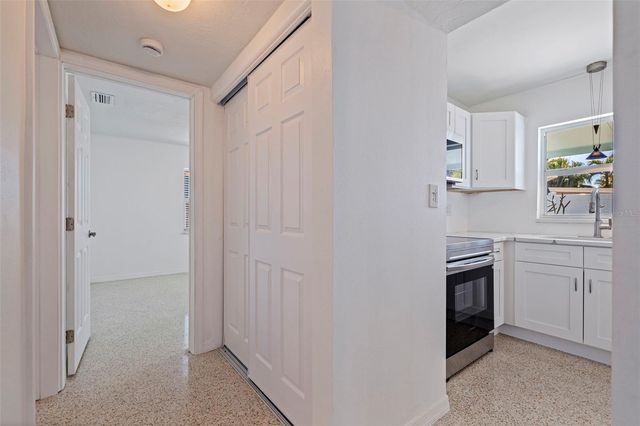 7906 4TH AVENUE S, St Petersburg, FL 33707