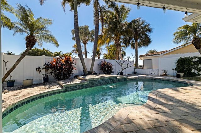 7906 4TH AVENUE S, St Petersburg, FL 33707