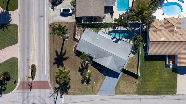 7906 4TH AVENUE S, St Petersburg, FL 33707