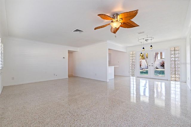 7906 4TH AVENUE S, St Petersburg, FL 33707