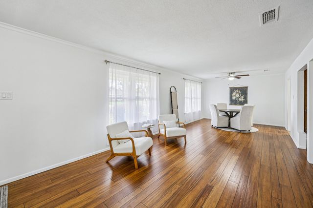 1015 Rocky Canyon Road, Arlington, TX 76012