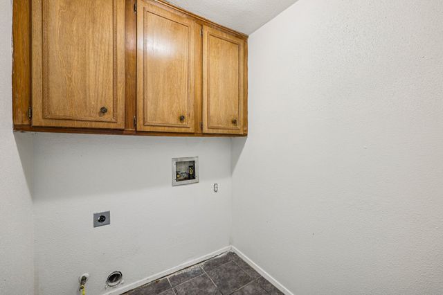 1015 Rocky Canyon Road, Arlington, TX 76012