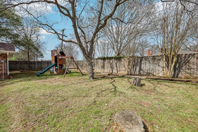 1015 Rocky Canyon Road, Arlington, TX 76012