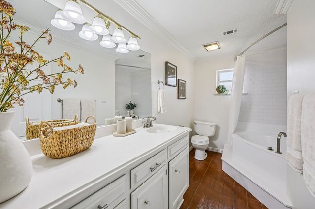 1015 Rocky Canyon Road, Arlington, TX 76012