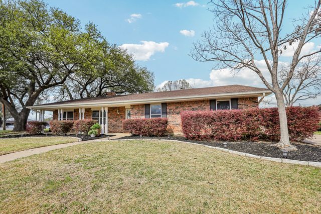 1015 Rocky Canyon Road, Arlington, TX 76012
