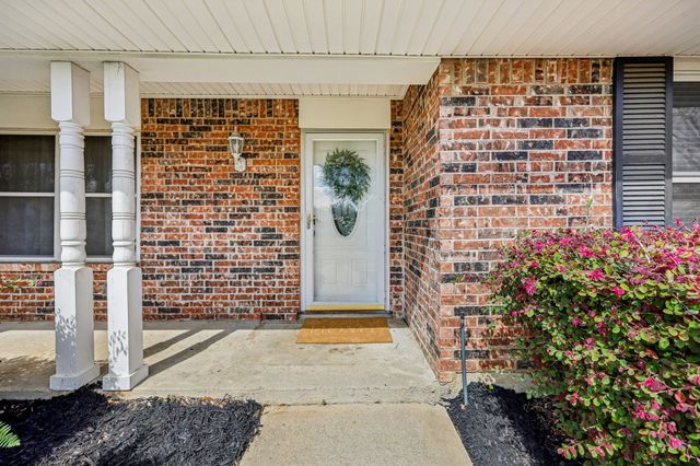 1015 Rocky Canyon Road, Arlington, TX 76012