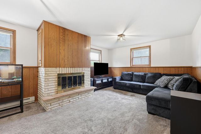 1915 11th Street S, Moorhead, MN 56560