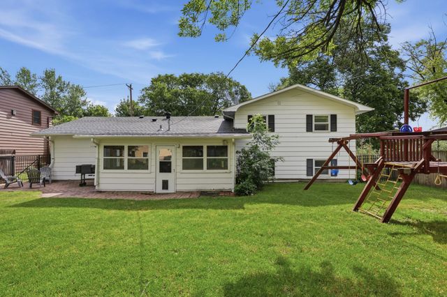 1915 11th Street S, Moorhead, MN 56560