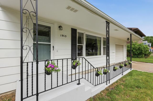 1915 11th Street S, Moorhead, MN 56560