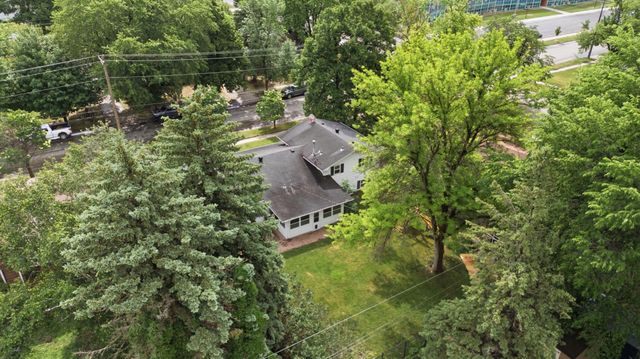 1915 11th Street S, Moorhead, MN 56560