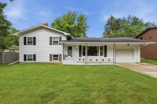 1915 11th Street S, Moorhead, MN 56560