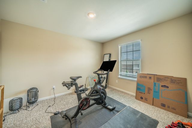 360 Ridgeland Oaks Drive, Fort Worth, TX 76120
