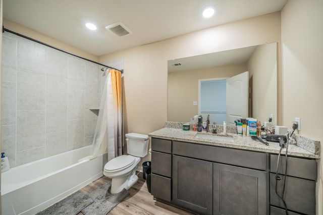 360 Ridgeland Oaks Drive, Fort Worth, TX 76120