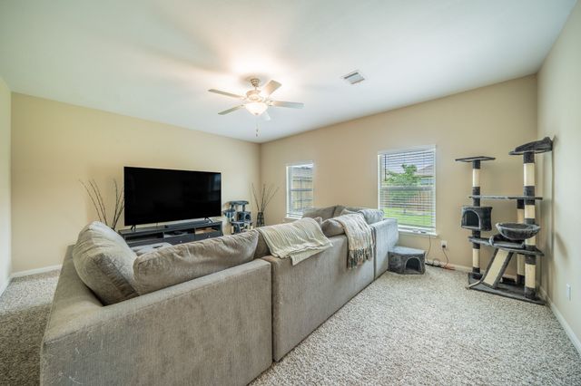 360 Ridgeland Oaks Drive, Fort Worth, TX 76120