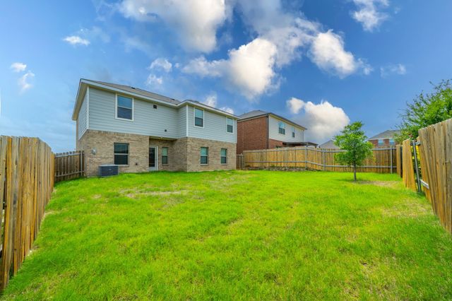 360 Ridgeland Oaks Drive, Fort Worth, TX 76120