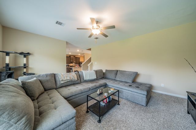 360 Ridgeland Oaks Drive, Fort Worth, TX 76120