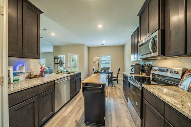 360 Ridgeland Oaks Drive, Fort Worth, TX 76120