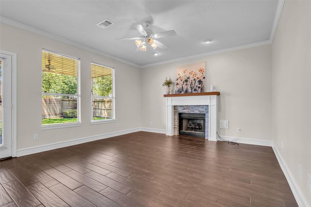 900 Melanie Park, Conroe, TX 77304