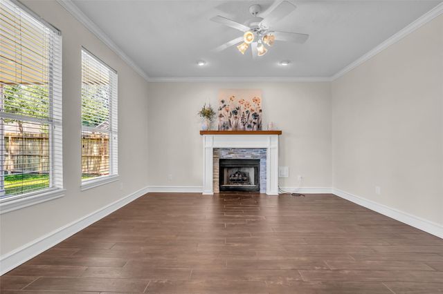 900 Melanie Park, Conroe, TX 77304