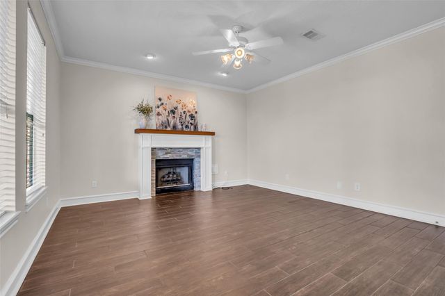 900 Melanie Park, Conroe, TX 77304