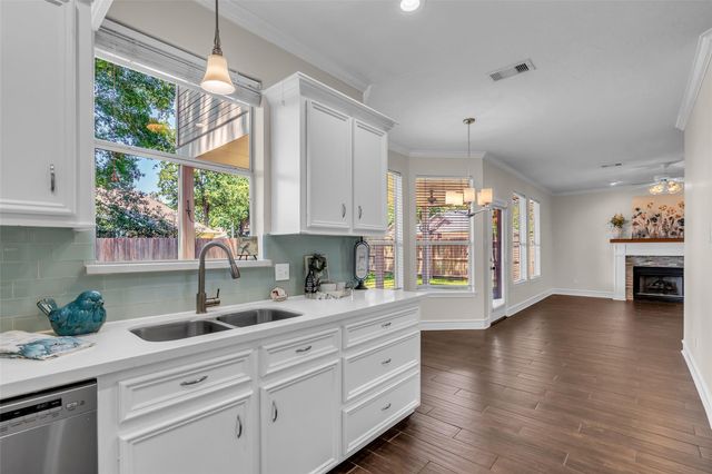 900 Melanie Park, Conroe, TX 77304