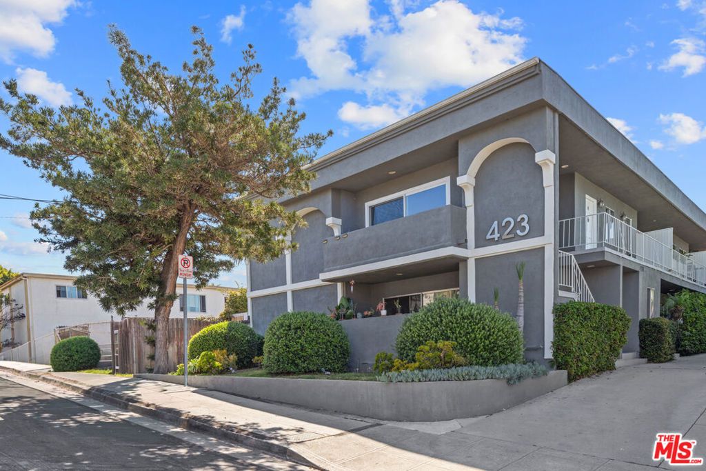 Image 5 of property listing at 423 Pier Avenue 4, Santa Monica, CA 90405