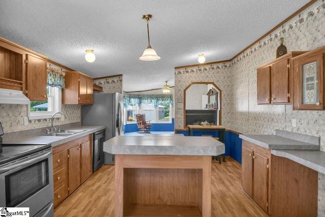 90 E Stagecoach Road, Cross Hill, SC 29332