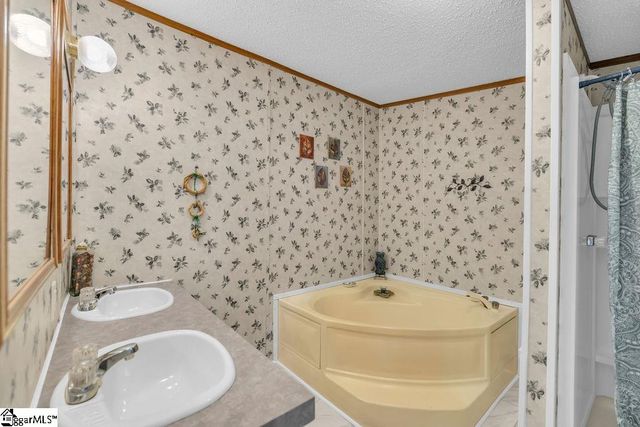 90 E Stagecoach Road, Cross Hill, SC 29332