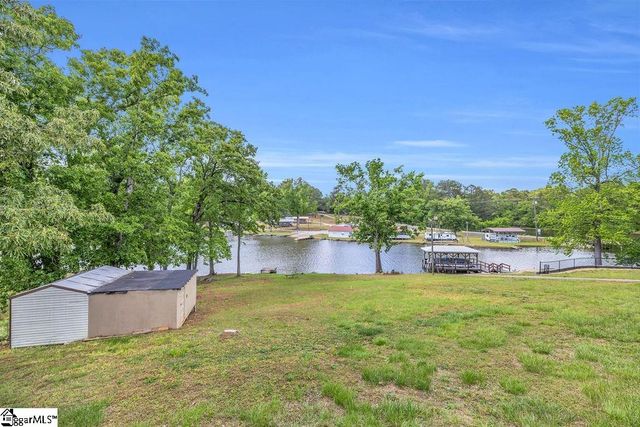 90 E Stagecoach Road, Cross Hill, SC 29332