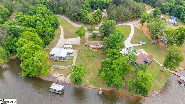 90 E Stagecoach Road, Cross Hill, SC 29332