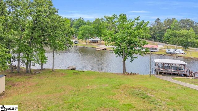 90 E Stagecoach Road, Cross Hill, SC 29332