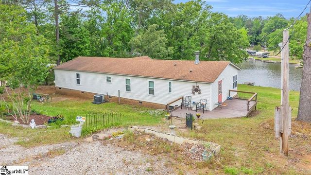 90 E Stagecoach Road, Cross Hill, SC 29332