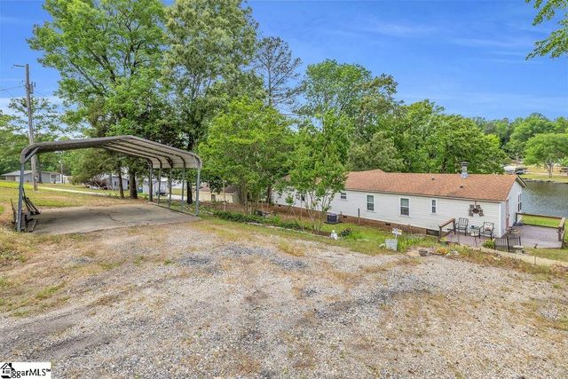 90 E Stagecoach Road, Cross Hill, SC 29332