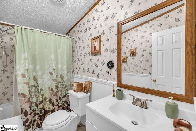 90 E Stagecoach Road, Cross Hill, SC 29332