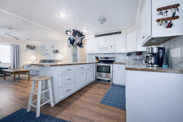 646 FAIRMOUNT DRIVE, North Port, FL 34287