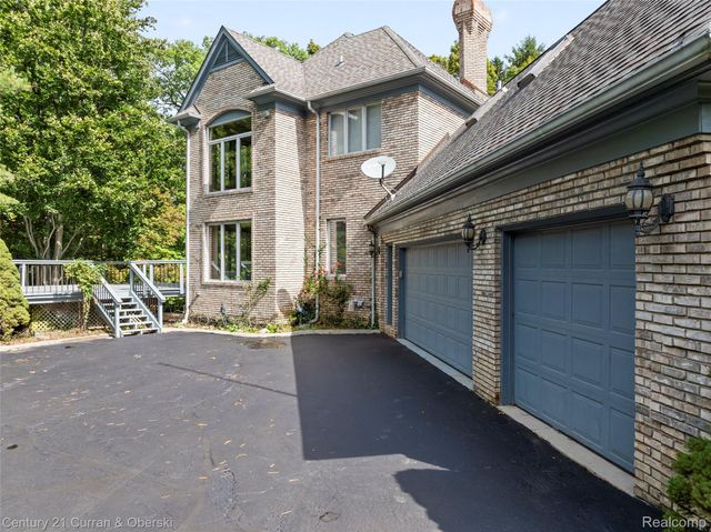 34062 Lyncroft Street, Farmington, MI 48331