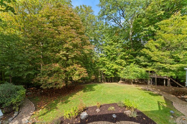 34062 Lyncroft Street, Farmington, MI 48331