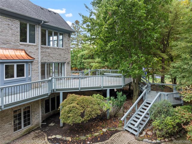 34062 Lyncroft Street, Farmington, MI 48331
