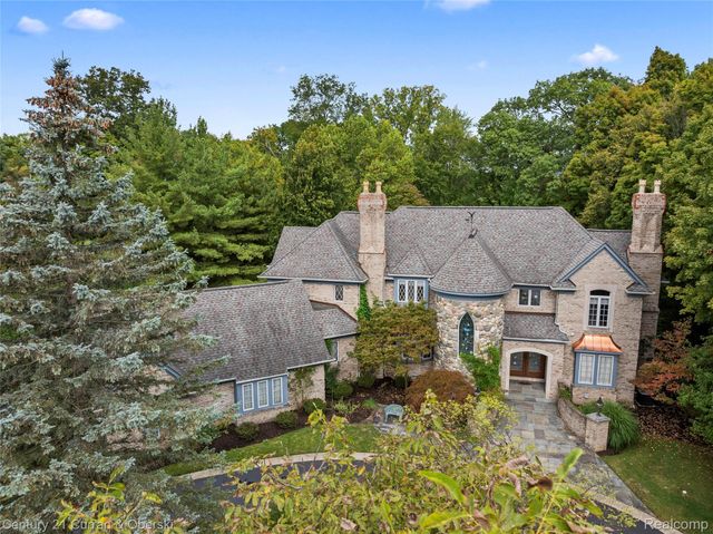 34062 Lyncroft Street, Farmington, MI 48331