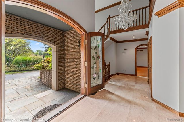 34062 Lyncroft Street, Farmington, MI 48331